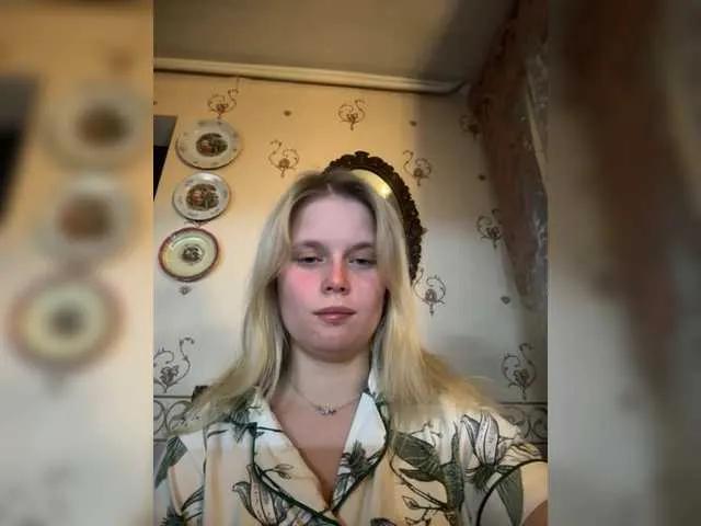 Offline Pionchick on BongaCams