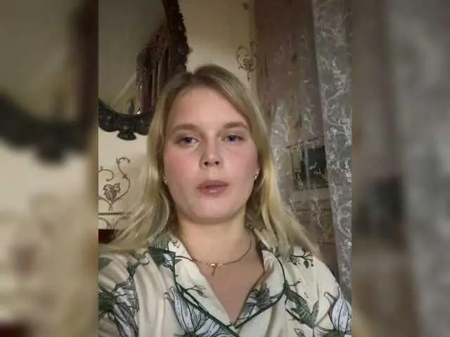 Offline Pionchick on BongaCams