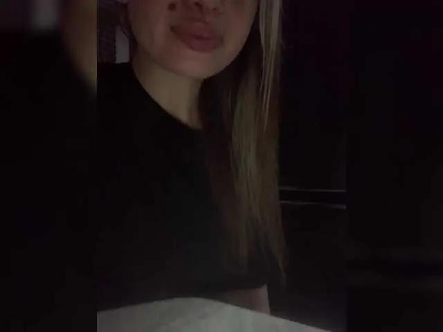 Offline Poli999 on BongaCams