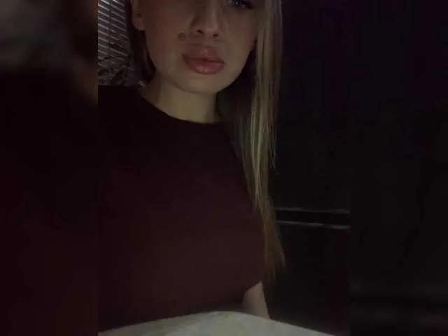 Offline Poli999 on BongaCams