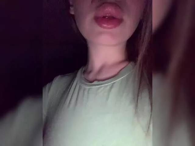 Offline Poli999 on BongaCams