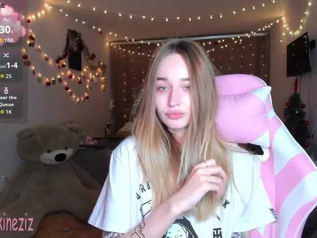 Polikinesis on BongaCams