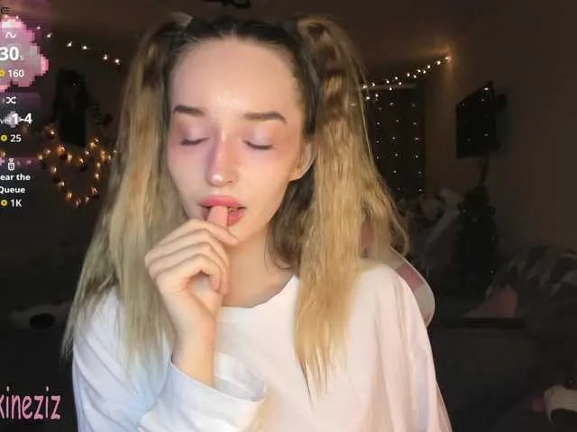 Polikinesis on BongaCams