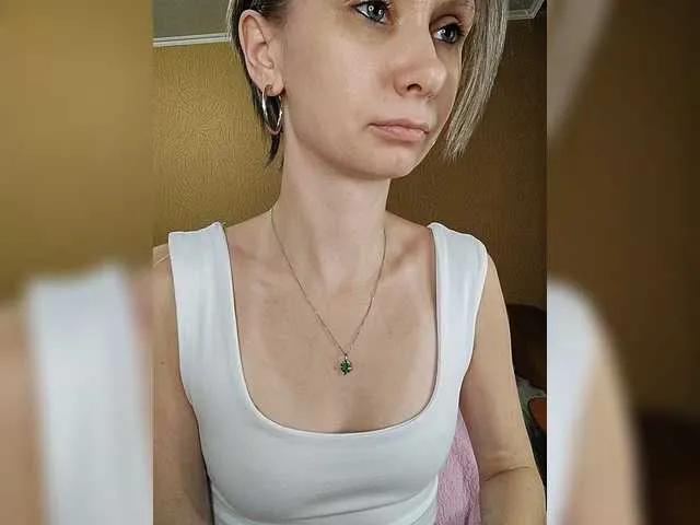 Freechat prettyKris on BongaCams