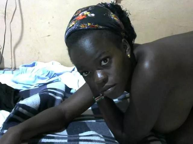 Offline PrettyLove on BongaCams