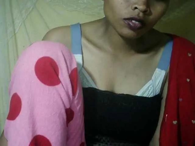 Pussy01lips on BongaCams 