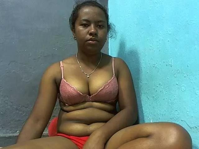 Offline Queencamie on BongaCams