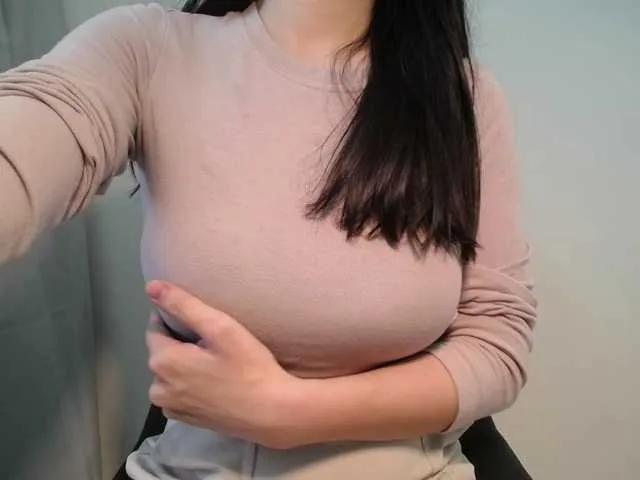 Offline QueenHot92 on BongaCams