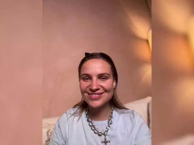 Freechat REALMEANTINA on BongaCams