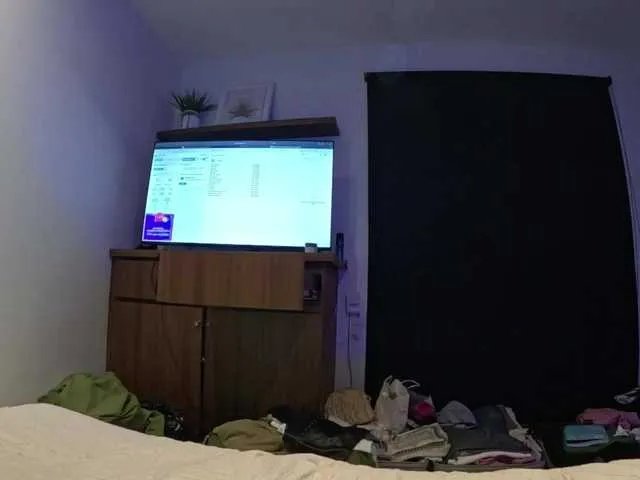 Freechat REALMEANTINA on BongaCams