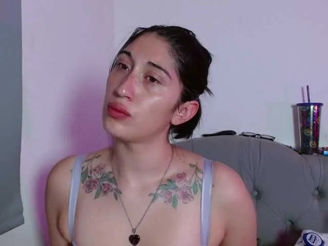 Freechat Red-moonn on BongaCams