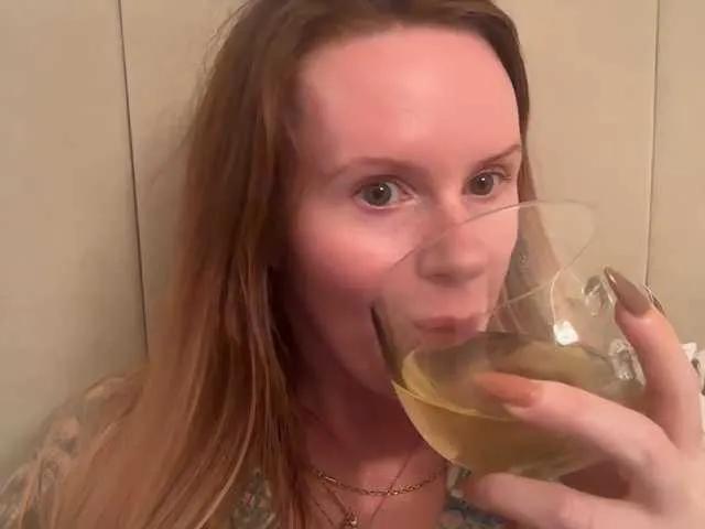 Offline REDHEADROSIE on BongaCams