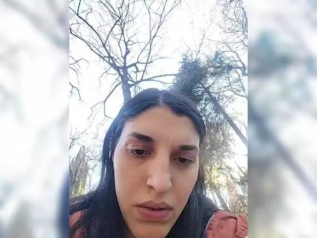 Offline Rosanna-Rennie on BongaCams