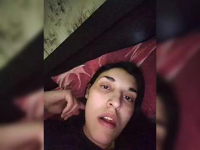 Offline Rosanna-Rennie on BongaCams