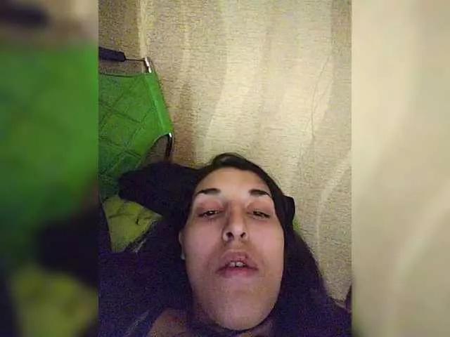 Offline Rosanna-Rennie on BongaCams