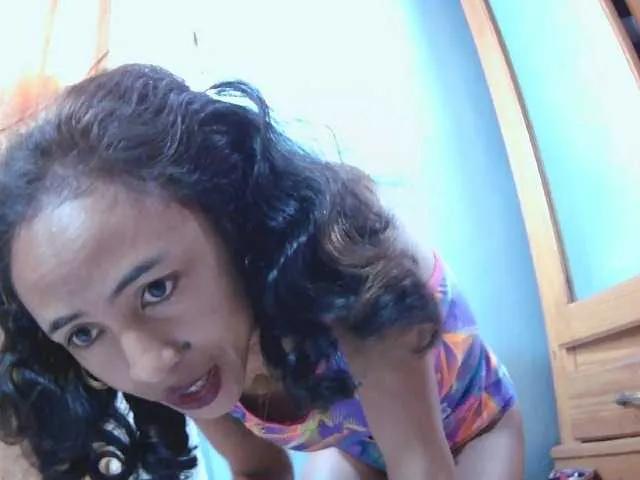 Offline Roxanne03 on BongaCams