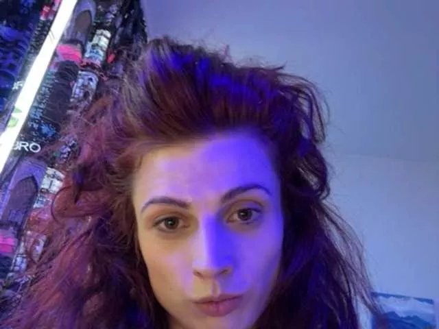 Offline RoxyLover on BongaCams