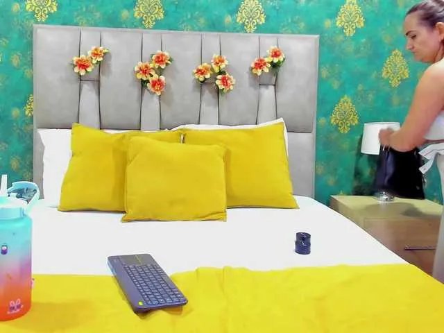 Samyprincexx — make me happy on christmas masturbation and big squir #lovense#goal squirt @333 @sofar ganados,@remain para el show