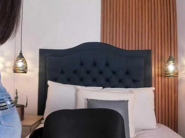 Offline Sara-stone on BongaCams