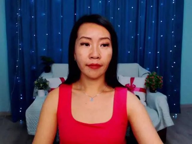 Offline Sarahsexygirl on BongaCams