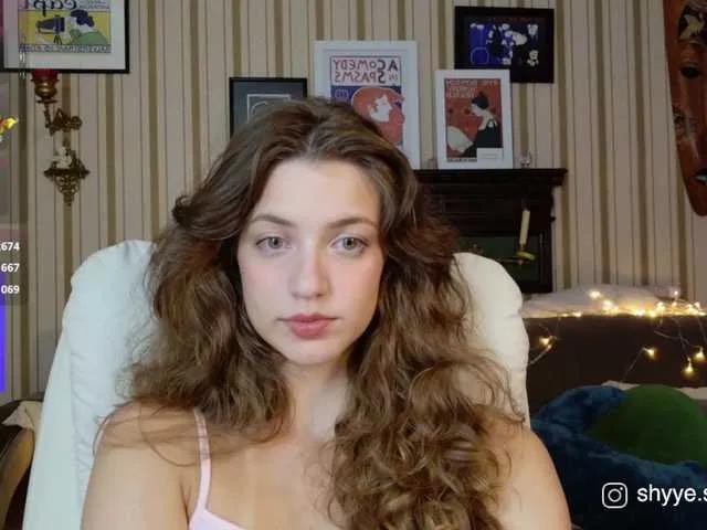 Offline sarahsupershy on BongaCams