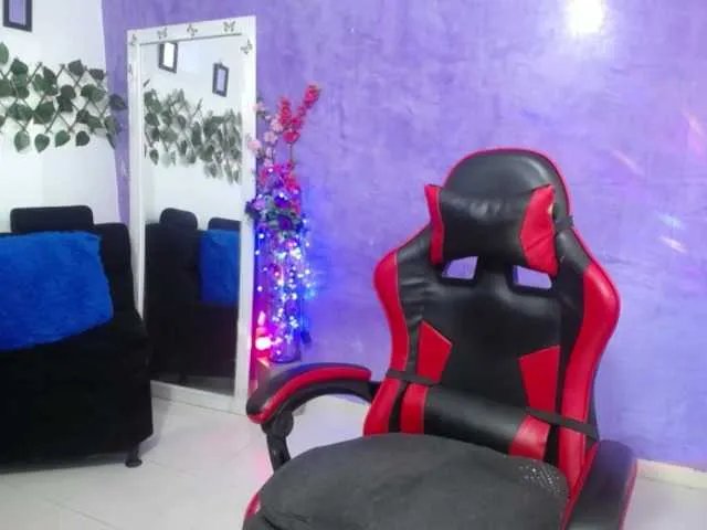 Offline SaraSmith2 on BongaCams