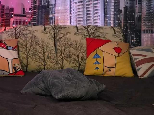 Offline Sarsei on BongaCams