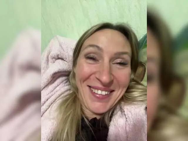 Offline Saveta on BongaCams