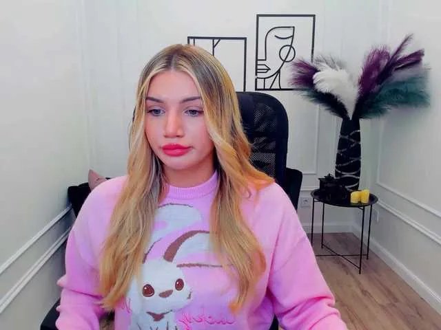 Offline SelenaMoonlight on BongaCams