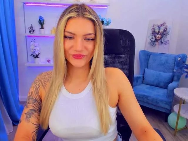 Offline SelenaMoonlight on BongaCams