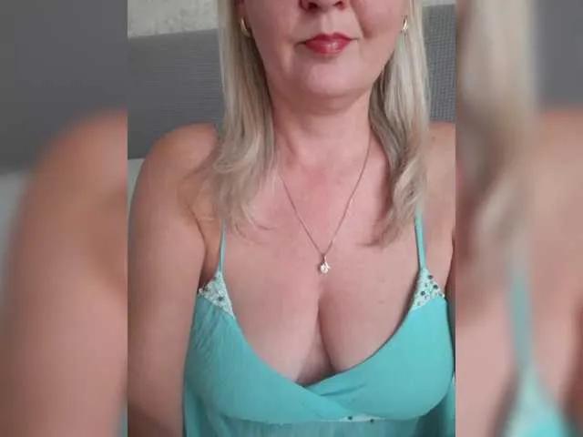 Offline SexiestJess45 on BongaCams