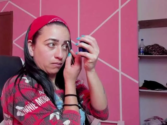 Offline sexy-sarah on BongaCams