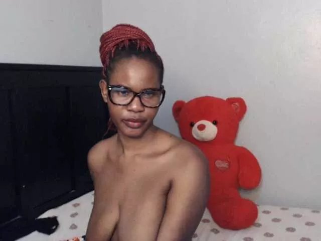 Offline Sexybaige on BongaCams