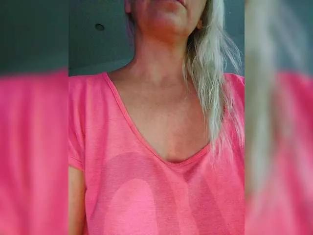 Offline Sheila1945 on BongaCams