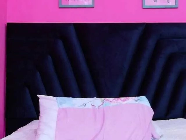 Offline skinnyandcute on BongaCams