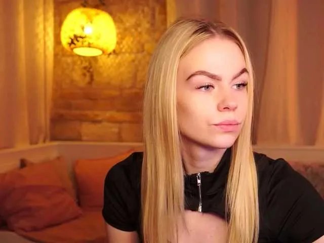 Offline SnowwBarbie on BongaCams