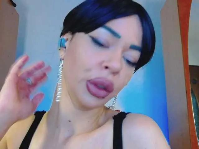 Offline SophieRosenfeld on BongaCams