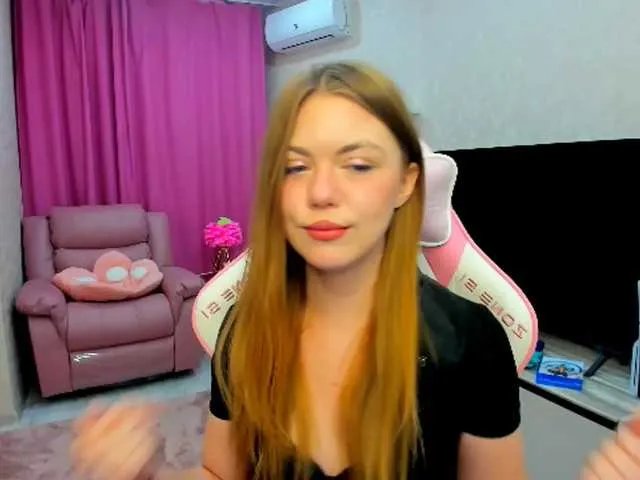 Offline Strawberrye on BongaCams