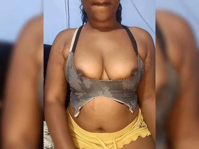 Offline Submissiveebonyslut on BongaCams