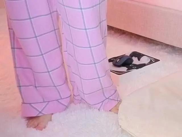 Offline Sunshine- on BongaCams