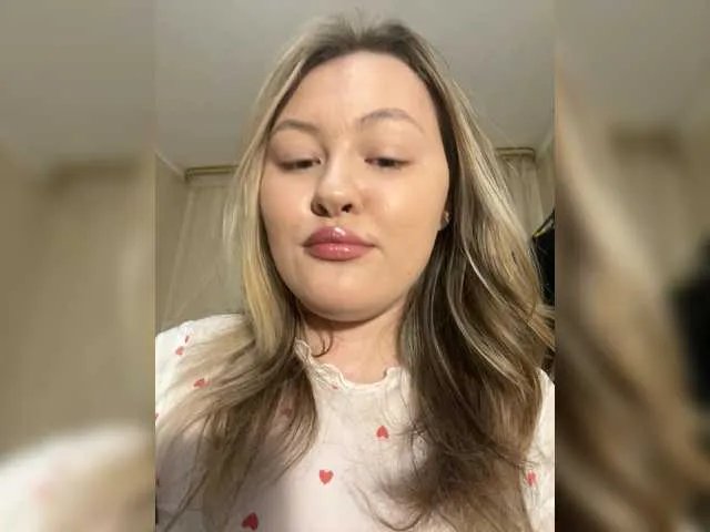 Offline SunshineEmma on BongaCams