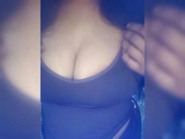 Offline swaness10 on BongaCams