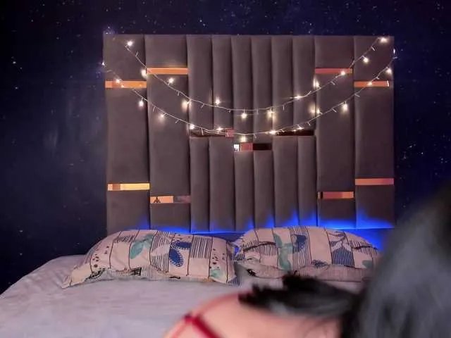 Freechat SweetAnya01 on BongaCams