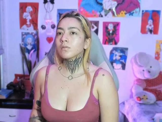 Offline sweetavi on BongaCams