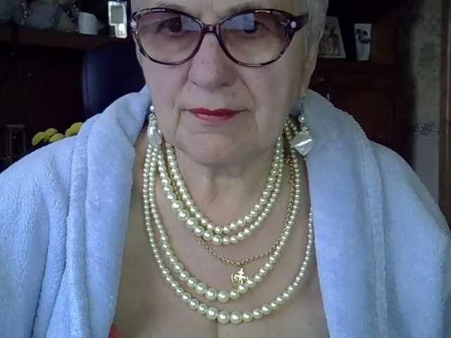 BongaCams SweetCherry00 is Freechat SweetCherry00 — gentle and not greedy when giving tokens