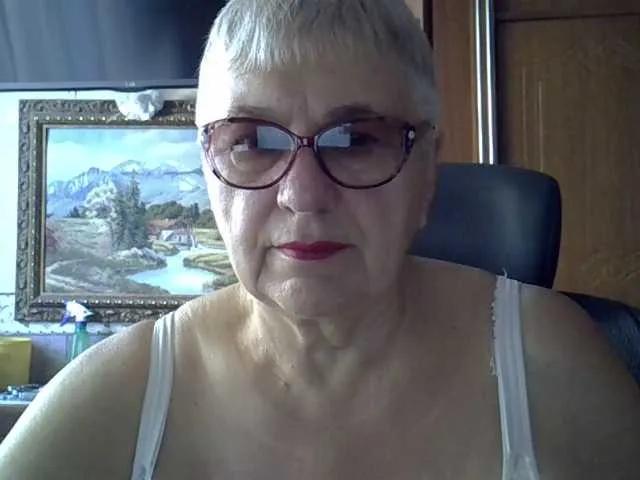 Offline SweetCherry00 on BongaCams