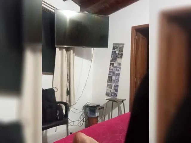 Offline Taniamilf69 on BongaCams