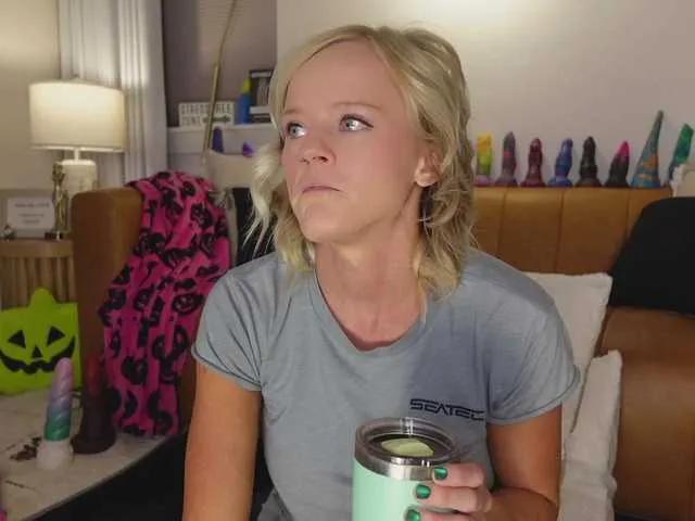 Offline TaylorLove303 on BongaCams