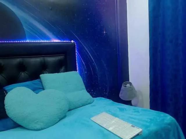 Offline TinaJons on BongaCams