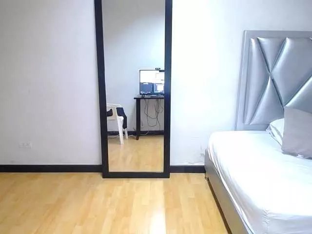 Offline tiny-veronica on BongaCams